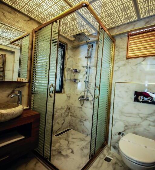 سوئیت با تخت بزرگ, My Suit Residence