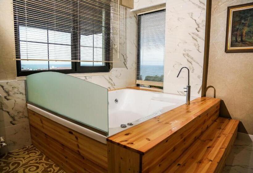 سوئیت با تخت بزرگ, My Suit Residence