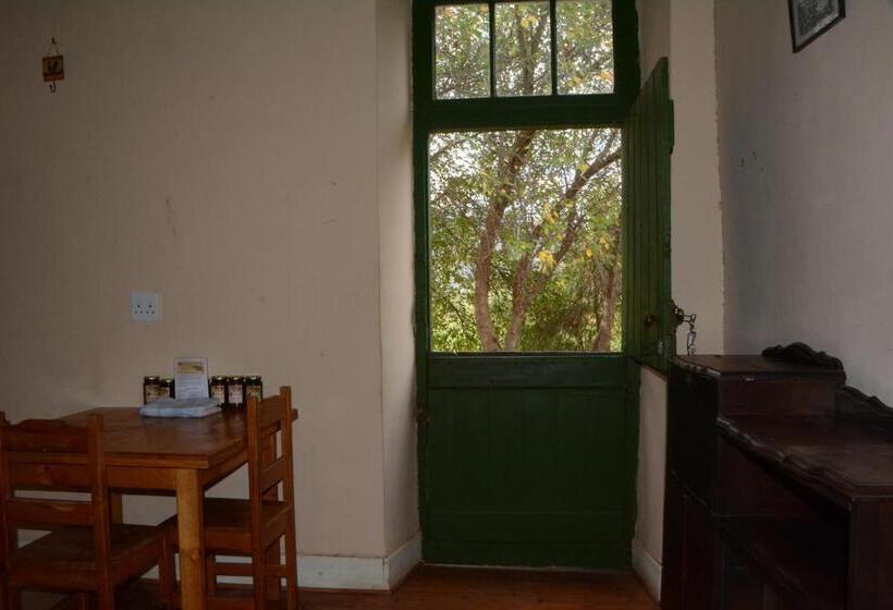 منزل 4 غرف نوم, The Country Garden