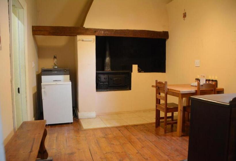 منزل 4 غرف نوم, The Country Garden