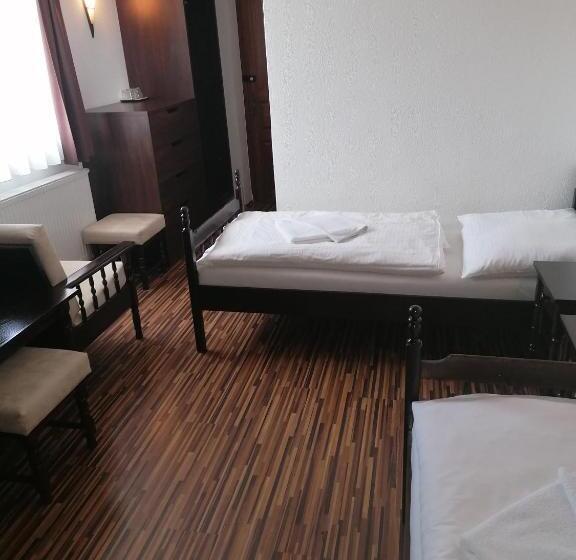 スタンダードトリプルルーム, Motel M