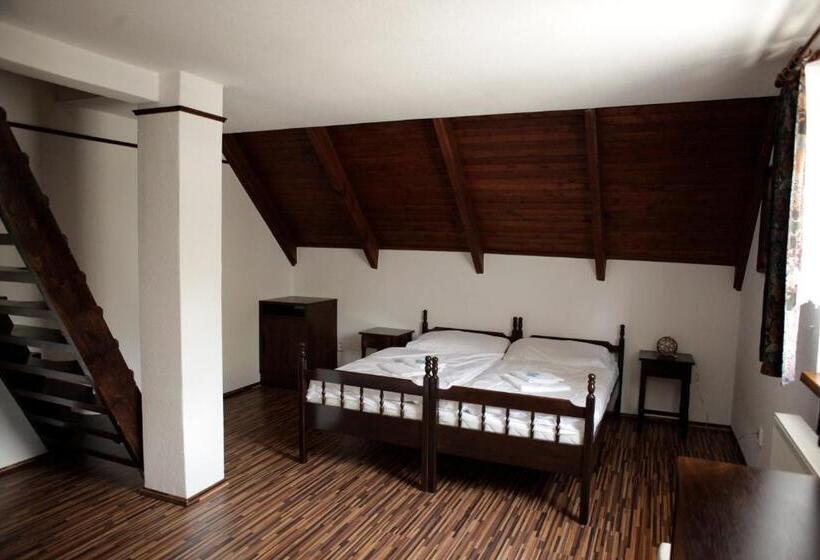 ドゥプレックスルーム, Motel M