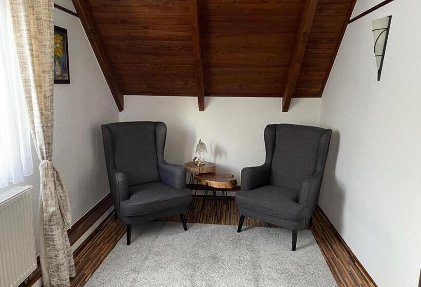 ドゥプレックスルーム, Motel M