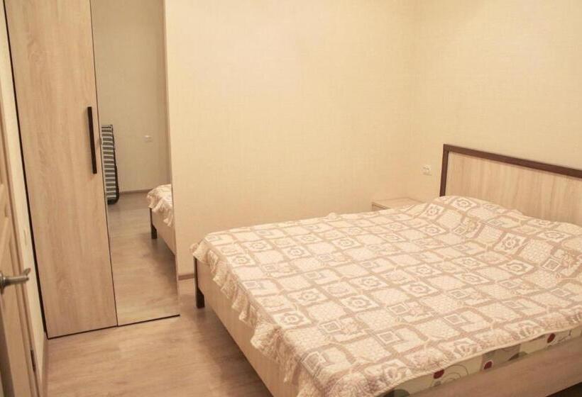 Economy Triple Room, гостевой дом монэ на воронова 86