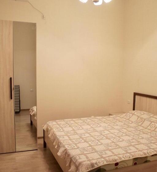 Economy Triple Room, гостевой дом монэ на воронова 86