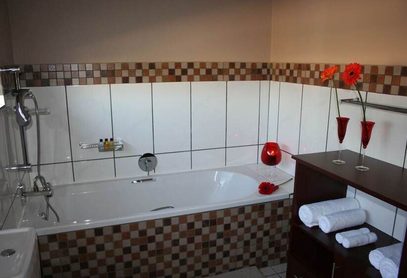 Люкс, Meloding Guest House