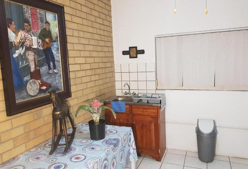 标准间, Mountain View Country Estate