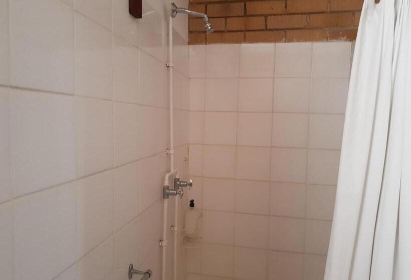 标准间, Mountain View Country Estate