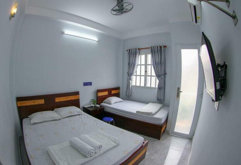 اتاق استاندارد سه تخته با بالکن, Sơn Thịnh Guesthouse