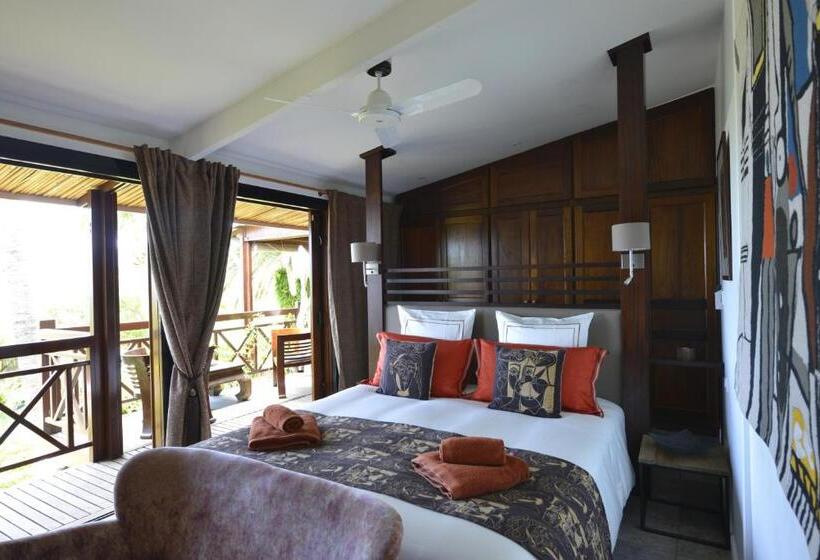 اتاق لوکس با تخت بزرگ, Villa Maido Luxe