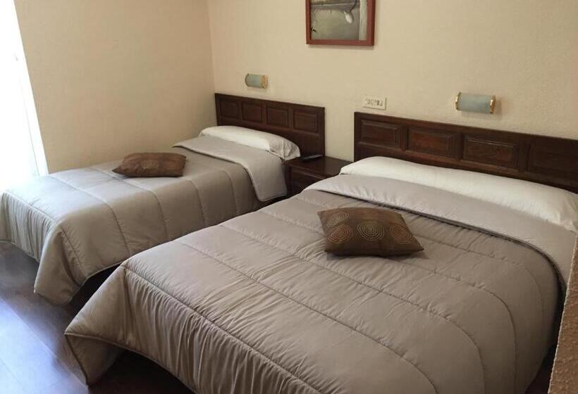 Номер Стандарт, Hostal Restaurante Iruñako