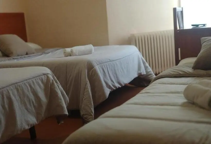 スタンダードトリプルルーム, Hostal Restaurante Iruñako