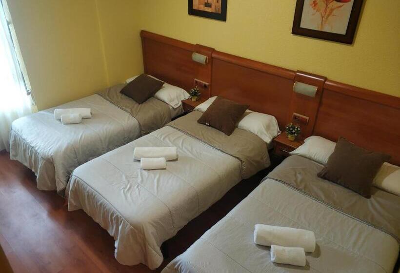 标准三人间, Hostal Restaurante Iruñako