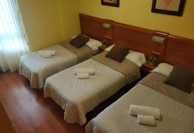 اتاق استاندارد, Hostal Restaurante Iruñako