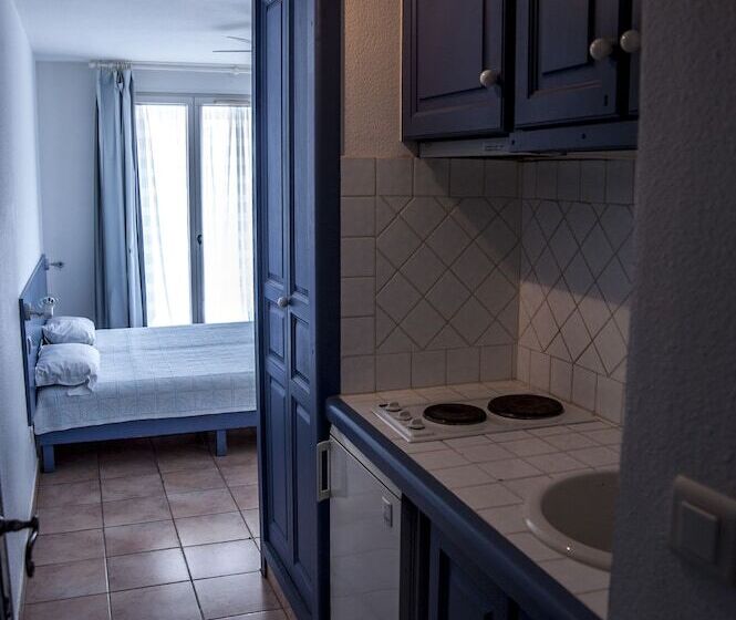 스탠다드 스튜디오, Le Leukos