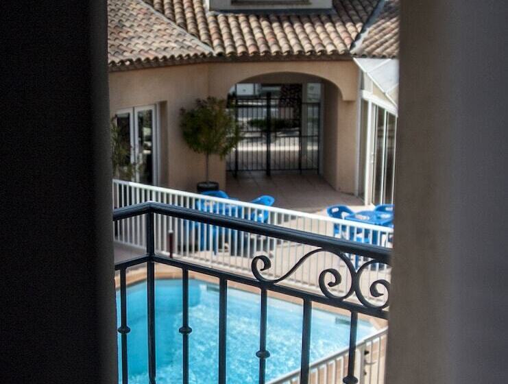 스탠다드 스튜디오, Le Leukos