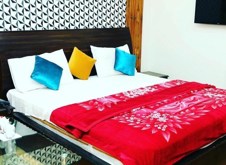 اتاق لوکس, Serena Palace