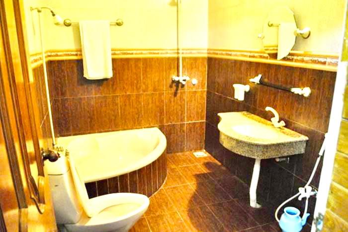 سوییت خانوادگی, Serena Palace