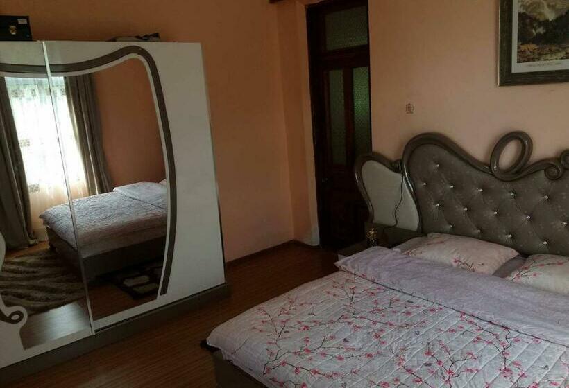 חדר סטנדרט לשלושה, Guest House Nona