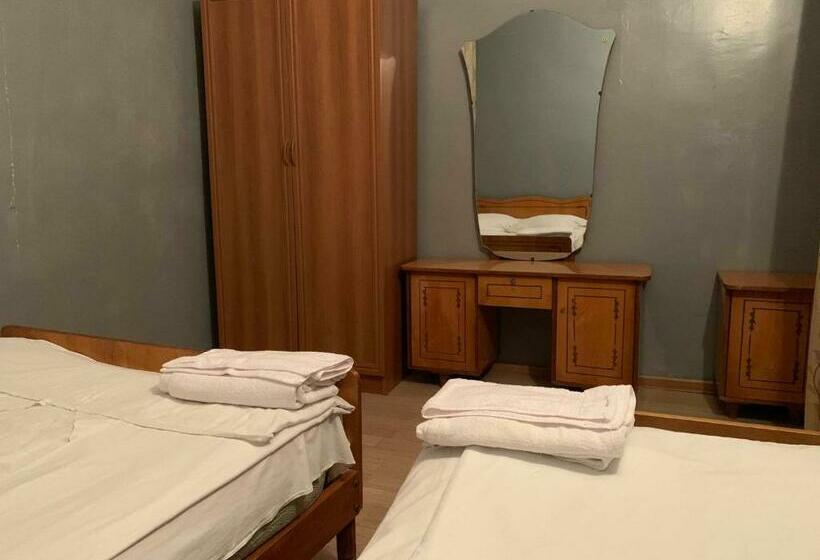 חדר סטנדרט לשלושה, Guest House Nona