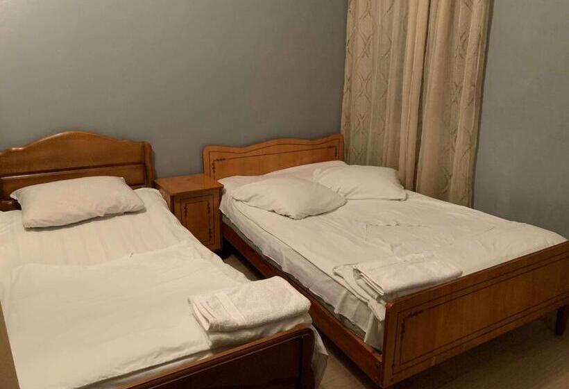 חדר סטנדרט לשלושה, Guest House Nona