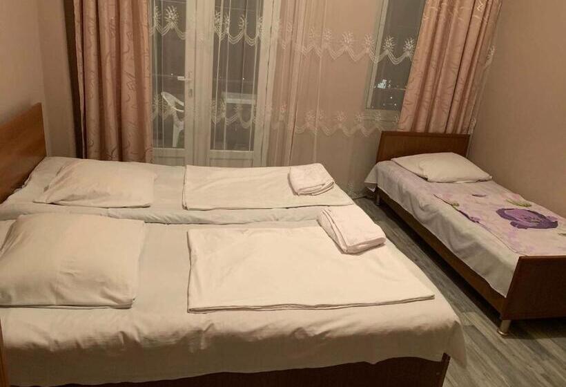 חדר סטנדרט לשלושה, Guest House Nona