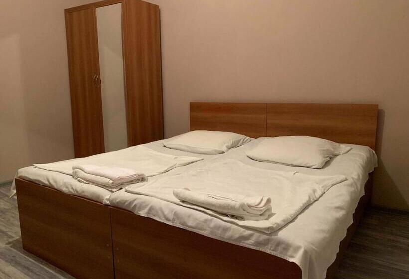 חדר סטנדרט לשלושה, Guest House Nona