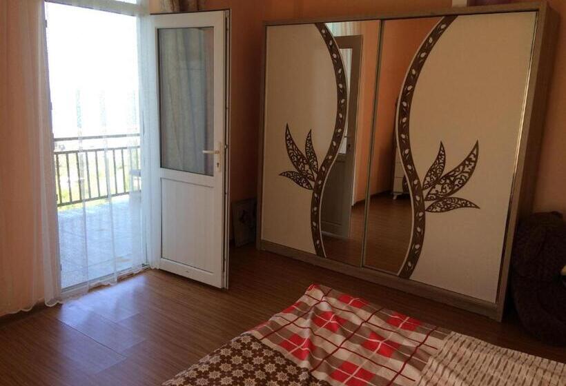 חדר סטנדרט לשלושה, Guest House Nona