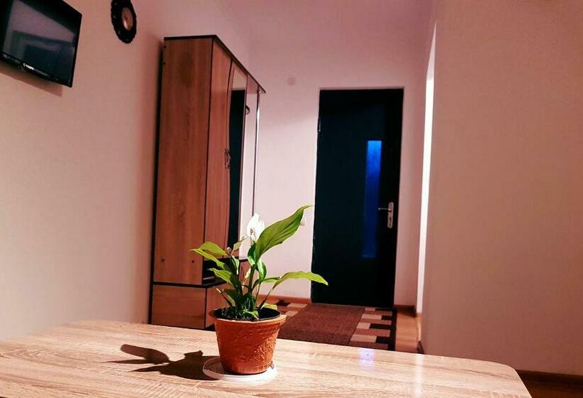 اتاق استاندارد چهار تخته, Guest House Villa