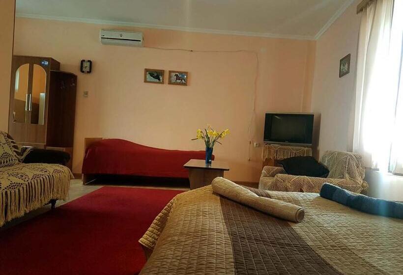 اتاق استاندارد چهار تخته, Guest House Villa