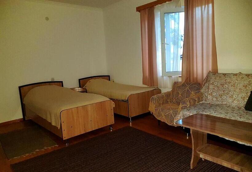 اتاق استاندارد سه نفره, Guest House Villa