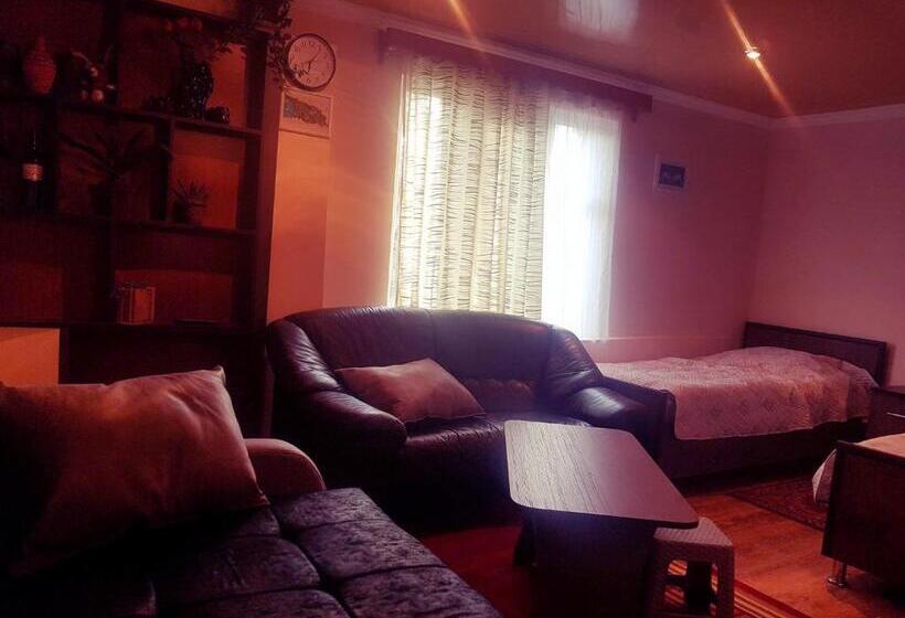اتاق استاندارد سه نفره, Guest House Villa