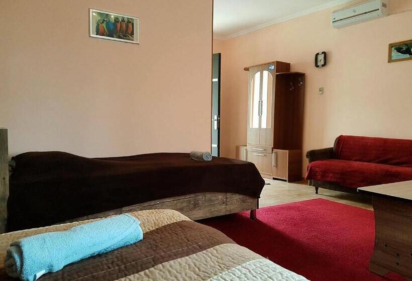 اتاق استاندارد چهار تخته, Guest House Villa