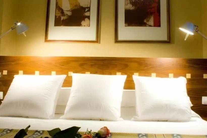 اتاق استاندارد سه نفره, Gran Hotel Victoria