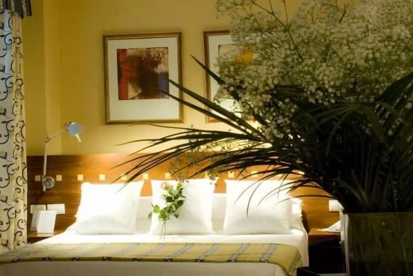 اتاق استاندارد سه نفره, Gran Hotel Victoria