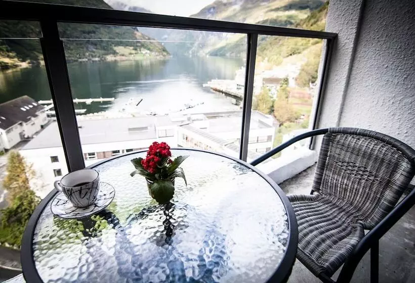 景色の見えるスーペリアルーム, Havila Hotel Geiranger