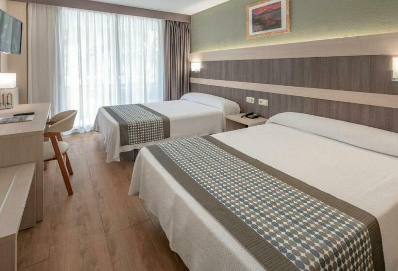 Четырехместный Номер Стандарт с Балконом, 4r Playa Park