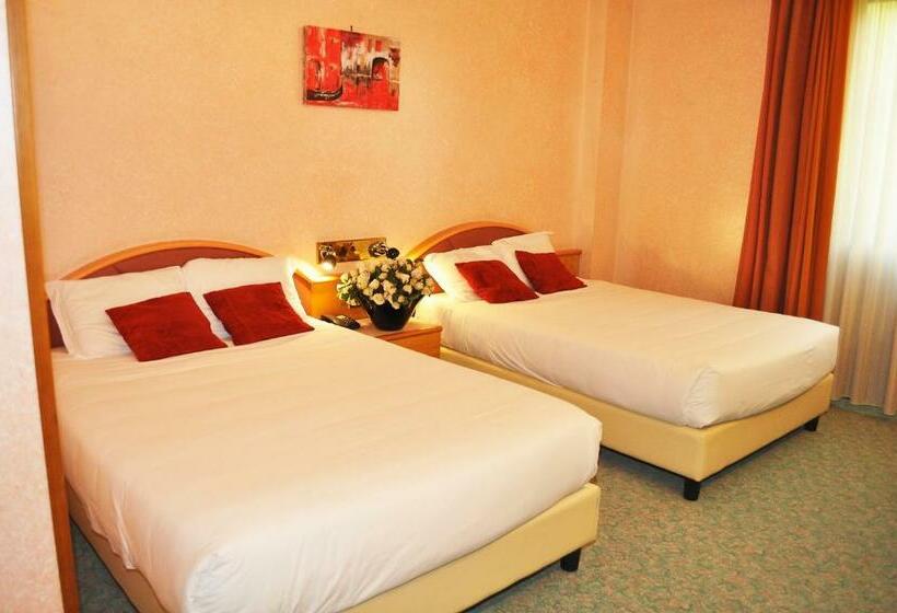 סוויטה משפחתית מוזלת, Antony Hotel   Venice Airport