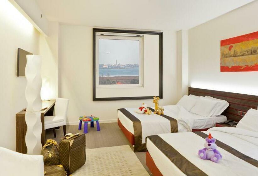 Семейный Номер, Antony Hotel   Venice Airport