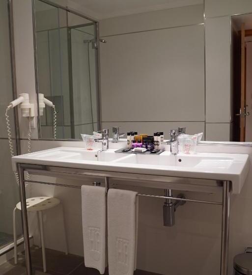 اتاق خانوادگی, Artmadams