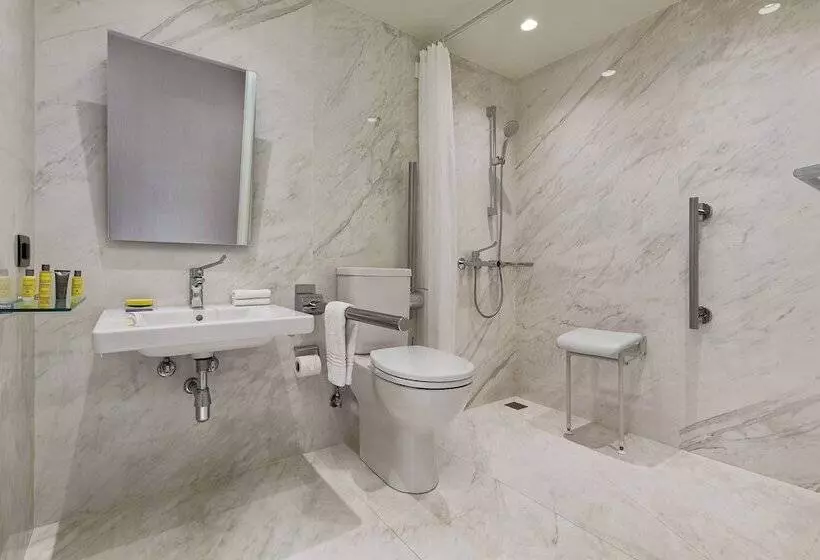 インサイドのスーペリアルーム, Athens Marriott