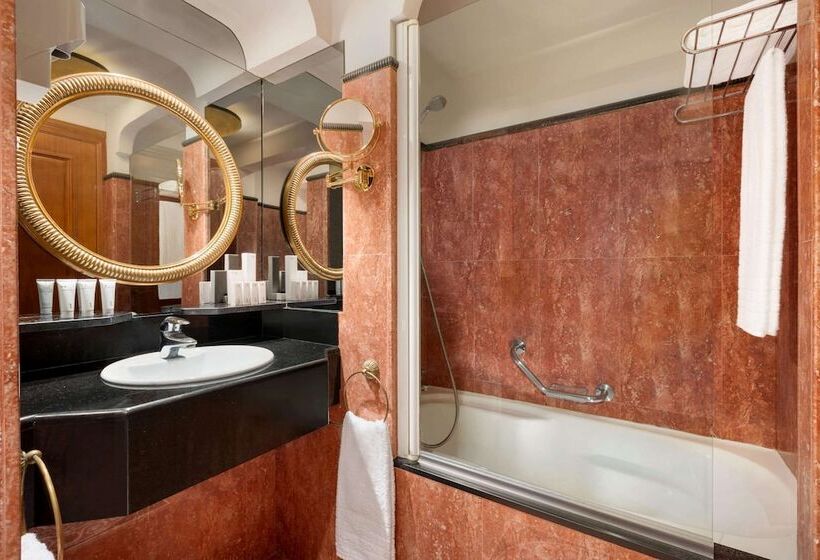 Номер Executive, Avenue Louise Brussels Trademark Collection By Wyndham