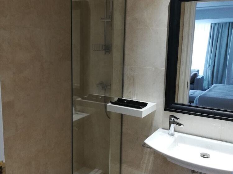 Номер Executive, Avenue Louise Brussels Trademark Collection By Wyndham