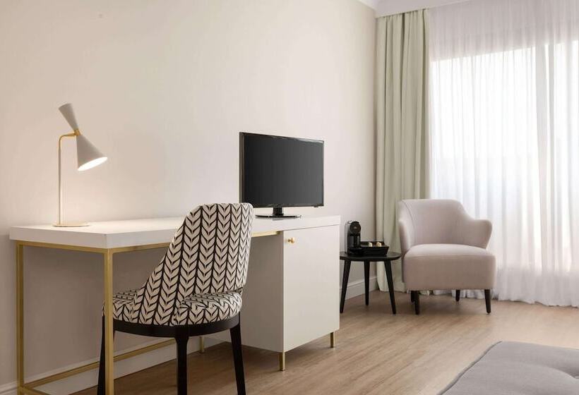 Номер Executive, Avenue Louise Brussels Trademark Collection By Wyndham