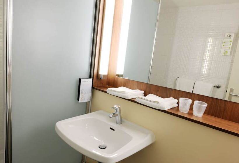 스탠다드 룸 더블 침대, Campanile Château Thierry