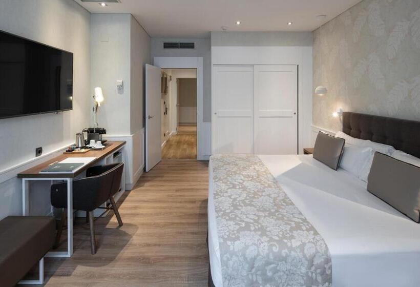 سوییت, Catalonia Puerta Del Sol