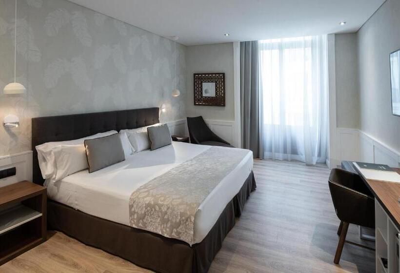 سوییت, Catalonia Puerta Del Sol