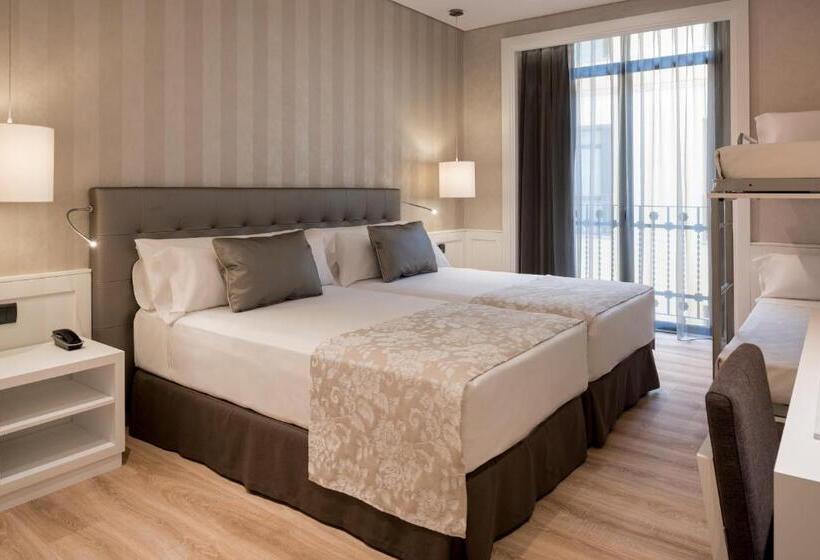 اتاق خانوادگی, Catalonia Puerta Del Sol