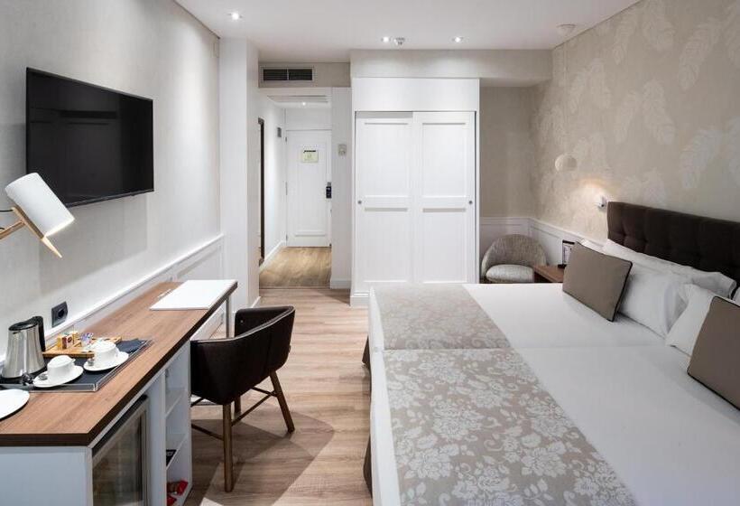 اتاق خانوادگی, Catalonia Puerta Del Sol