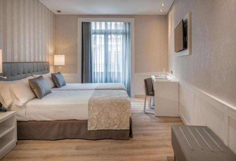 اتاق پرمیوم, Catalonia Puerta Del Sol